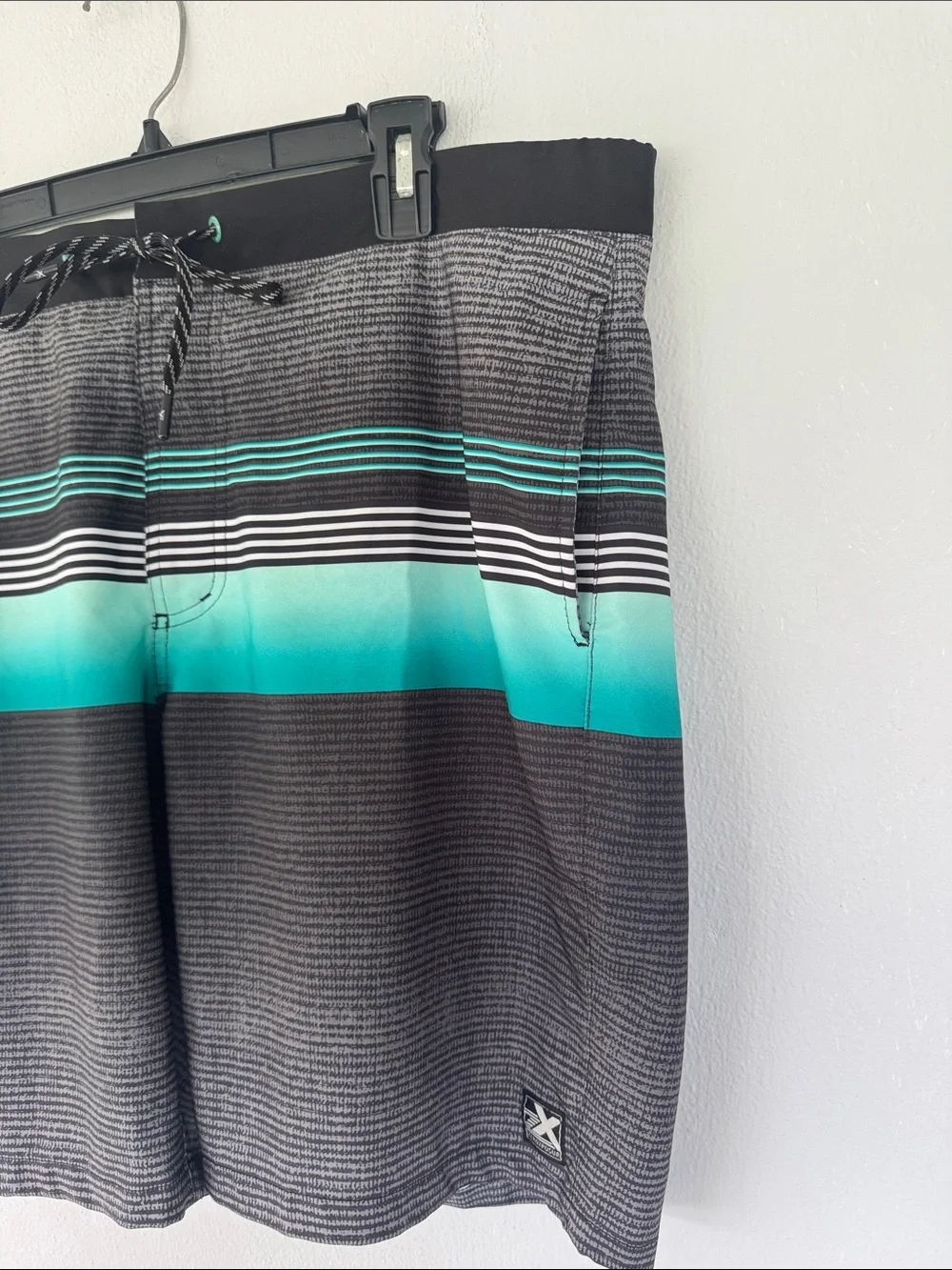 ZEROXPOSUR men’s gray teal stripe print swim shorts size large